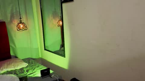 flor_gil online show from February 27, 2026, 7:30 am