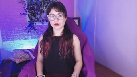 flora_blue online show from October 22, 2025, 12:05 pm