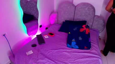 Flordecayena  online show from June 8, 2026, 3:07 am