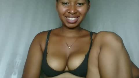 florencia011 online show from December 21, 2025, 12:23 pm