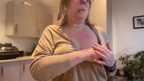 Snapshot of flossyishot chatting on January 14, 2025, 10:23 pm flossyishot online show from January 14, 2025, 10:23 pm