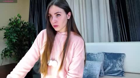 Snapshot of flouvet chatting on September 14, 2025, 7:29 am Flouvet online show from September 14, 2025, 7:29 am