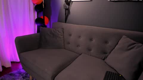 Its a pleasure to meet you. Im Flower. Help me reach 1k. Follow me. online show from October 18, 2025, 11:55 am