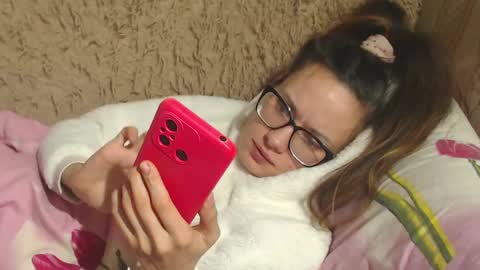 say meow and send tip  online show from December 24, 2024, 10:39 pm