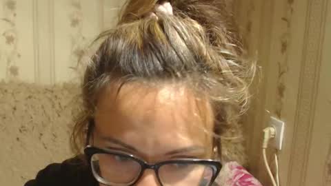 say meow and send tip  online show from September 18, 2025, 6:59 am