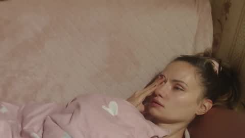 say meow and send tip  online show from November 12, 2025, 8:04 am