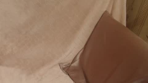 say meow and send tip  online show from January 17, 2026, 4:28 am