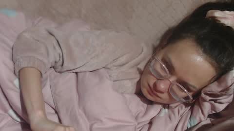 say meow and send tip  online show from March 29, 2026, 10:10 pm