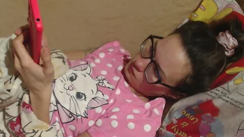 say meow and send tip  online show from March 10, 2025, 10:55 pm