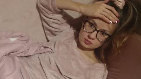 say meow and send tip  online show from November 12, 2025, 10:15 am