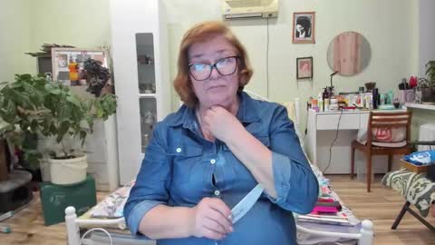 Flowerlower online show from December 3, 2025, 4:05 pm