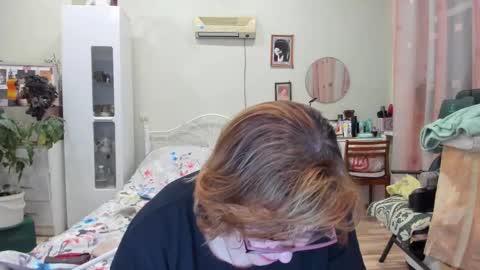 Flowerlower online show from December 4, 2025, 5:10 pm