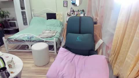 Flowerlower online show from February 7, 2026, 8:34 pm