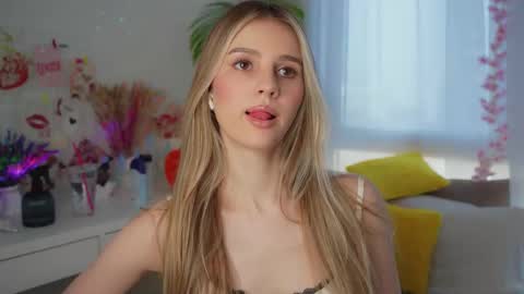 Adeline online show from March 12, 2025, 8:41 am