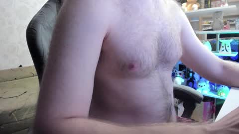 fluffycat  online show from October 8, 2025, 3:31 pm