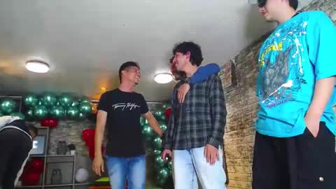 flyckers online show from February 19, 2025, 7:05 pm