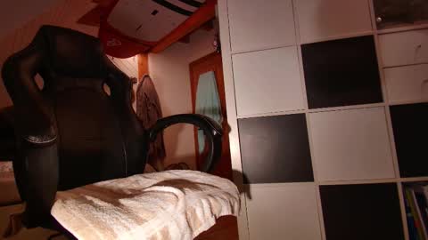 Matthew online show from October 17, 2025, 4:42 pm