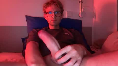 Snapshot of fnmle chatting on October 12, 2025, 11:48 pm Drew online show from October 12, 2025, 11:48 pm