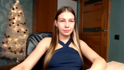 Molli  Ready for any play with you. Hottest show in pvt  Help a student earn big tokens  online show from December 16, 2024, 3:30 am