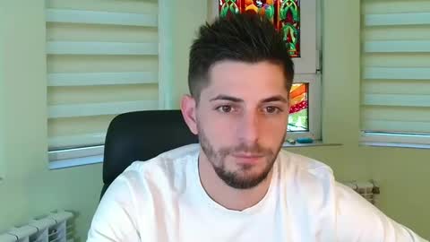 independent model online show from January 13, 2025, 2:32 pm