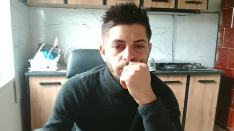 independent model online show from February 19, 2025, 11:38 am