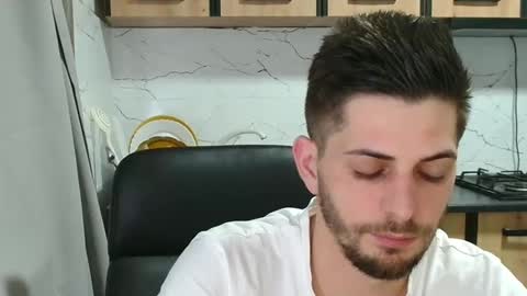 independent model online show from March 1, 2025, 9:48 pm