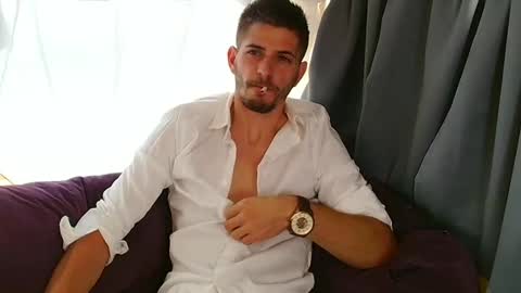 independent model online show from September 11, 2025, 10:26 am