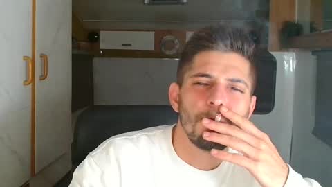 independent model online show from October 23, 2025, 5:23 pm