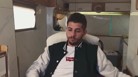 independent model online show from May 21, 2026, 12:34 pm