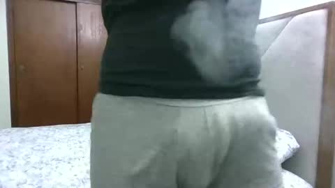 fonzi_flores online show from February 10, 2026, 7:45 am