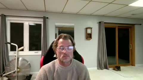 foodforcatfists online show from February 4, 2026, 5:35 am