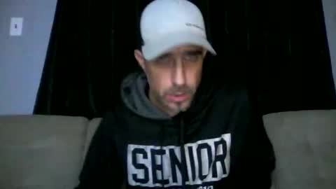 fouraide42 online show from December 21, 2025, 6:31 am