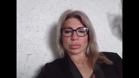 fox_red_lady7 online show from April 6, 2026, 6:14 am