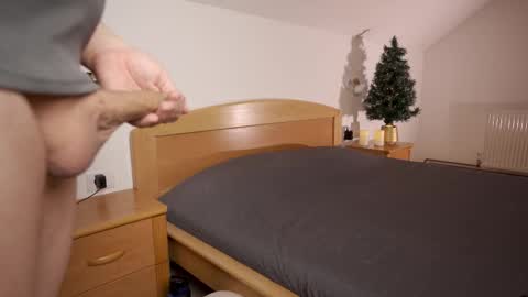 CUSTOM PHOTOS AND VIDEOS -  online show from December 16, 2025, 10:31 am