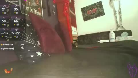 foxxbell online show from February 19, 2025, 11:46 pm