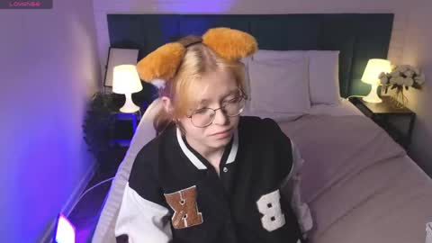 Snapshot of foxxxypolly chatting on June 5, 2026, 5:25 am Polly online show from June 5, 2026, 5:25 am