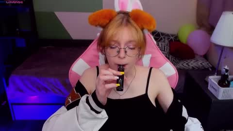 Snapshot of foxxxypolly chatting on June 7, 2026, 5:33 am Polly online show from June 7, 2026, 5:33 am
