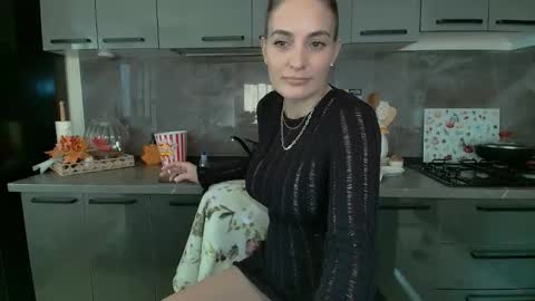 Ana online show from September 15, 2025, 6:46 am