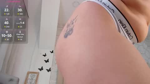 Foxy online show from November 10, 2025, 8:08 pm