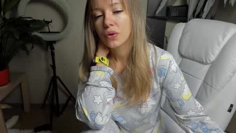 Foxy online show from September 18, 2025, 12:23 am