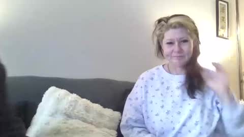 Snapshot of foxyfang chatting on February 2, 2026, 3:00 pm foxyfang online show from February 2, 2026, 3:00 pm