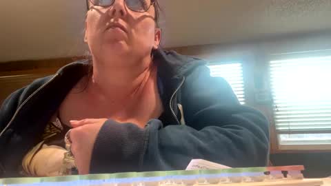 Snapshot of foxyladysback923 chatting on February 4, 2025, 3:04 pm foxyladysback923 online show from February 4, 2025, 3:04 pm