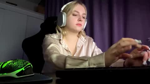 Emma online show from October 25, 2025, 9:31 pm