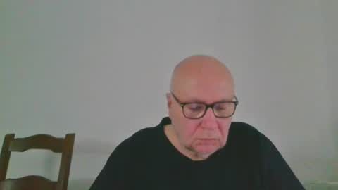 Snapshot of fra94 chatting on April 15, 2026, 12:23 pm fra94 online show from April 15, 2026, 12:23 pm