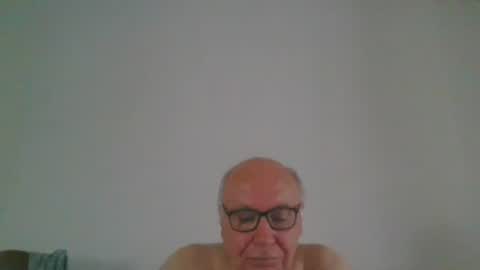Snapshot of fra94 chatting on May 31, 2026, 3:19 pm fra94 online show from May 31, 2026, 3:19 pm