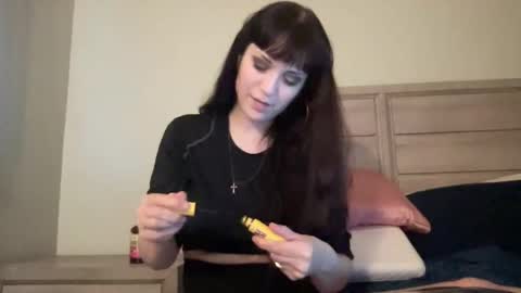 Snapshot of fragilemasochist chatting on November 15, 2025, 11:21 pm Angel online show from November 15, 2025, 11:21 pm