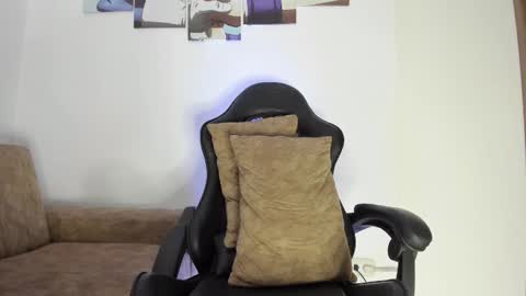 IM FRAIDER online show from April 29, 2026, 5:30 pm