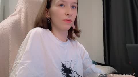 fran_bow online show from December 24, 2024, 4:40 pm