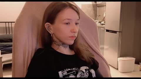 fran_bow online show from October 31, 2025, 1:01 pm