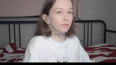 fran_bow online show from March 19, 2026, 11:36 am